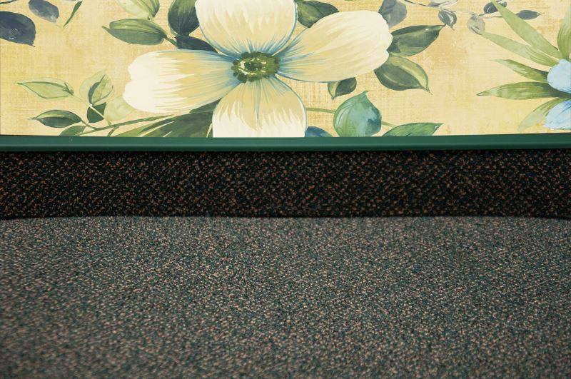 Плинтус для ковролина "Korner" Listwa зеленый (2500*13,8*50 мм) — купить в Липецке